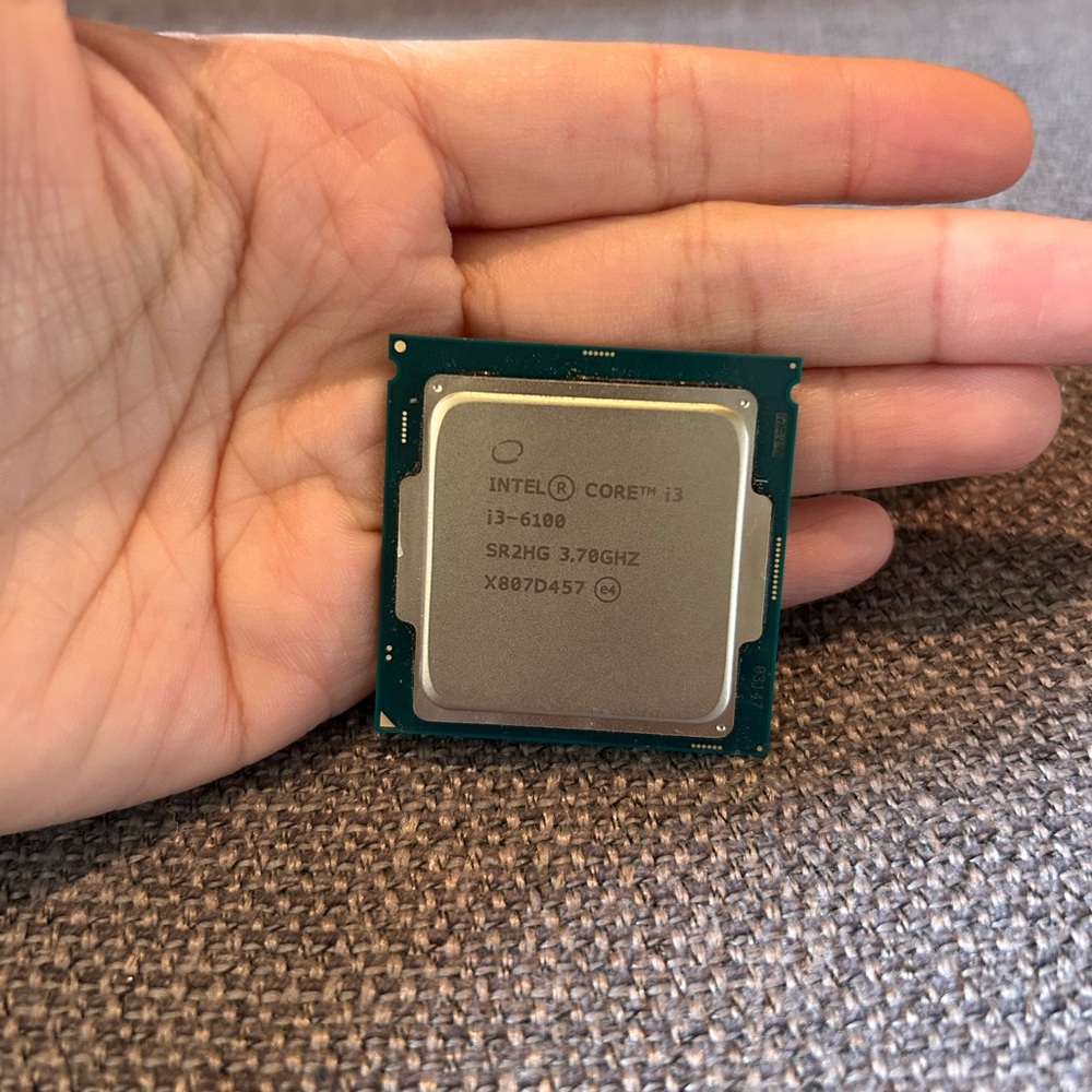 Intel Core i3-6100 SR2HG 3.70Ghz X807D457 processor